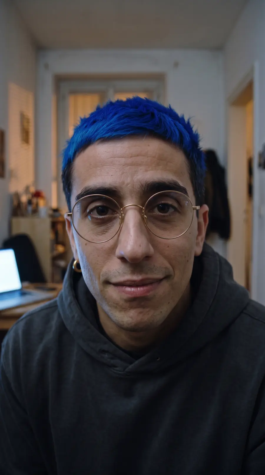 Primer plano del avatar mirando a cámara